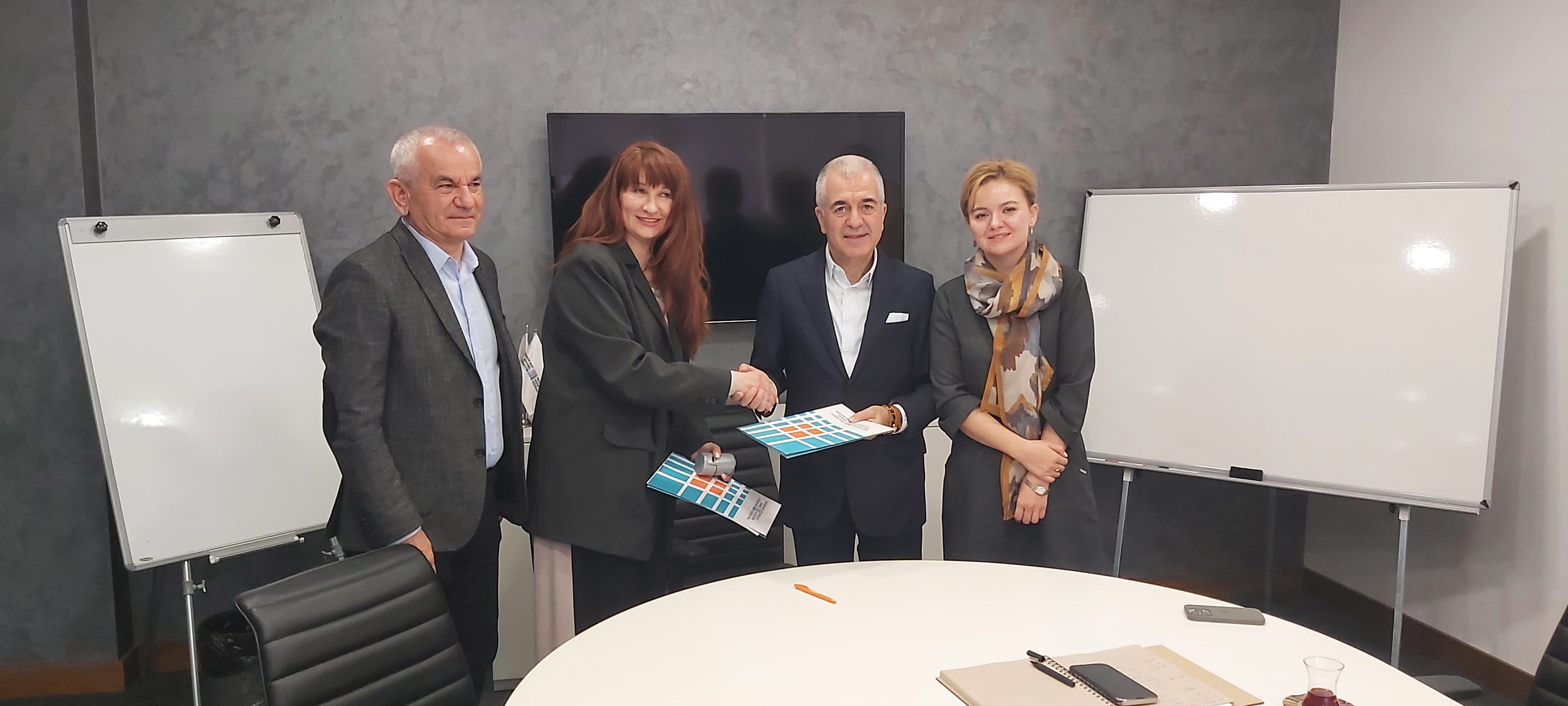 MODA VE HAZIR GİYİM FEDERASYONU İLE RUS TASARIMCILAR DERNEĞİ ARASINDA STRATEJİK İŞBİRLİĞİ